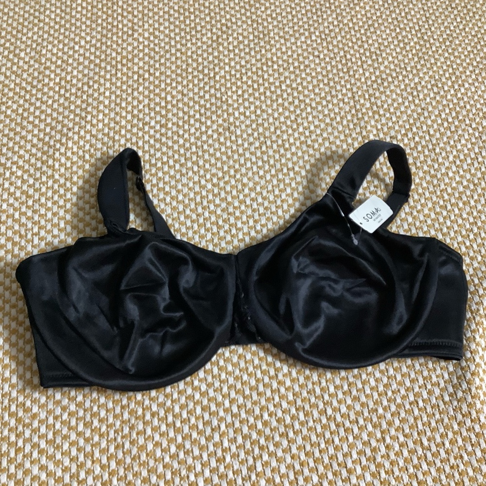 Soma bra color black NWT size 42DD